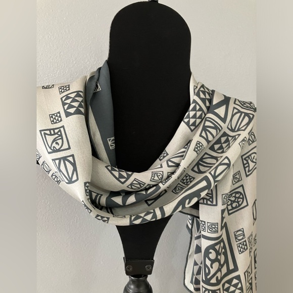 100% Silk scarf - Picture 5 of 5